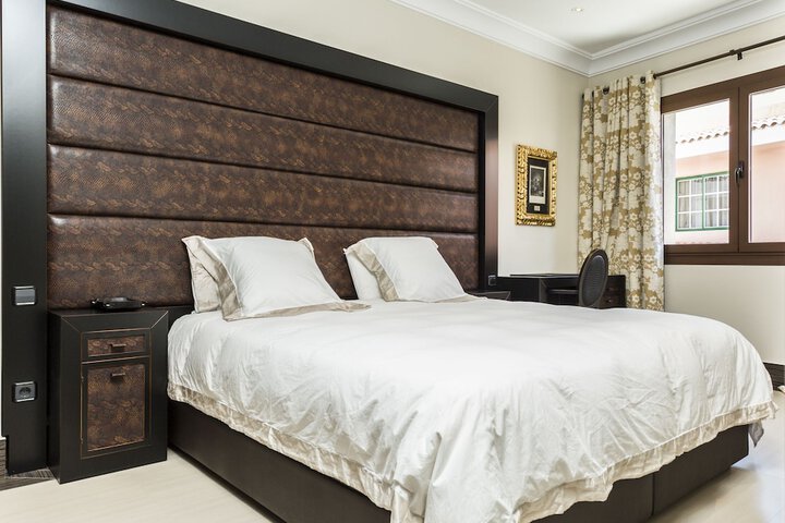 Room 5 of 56
