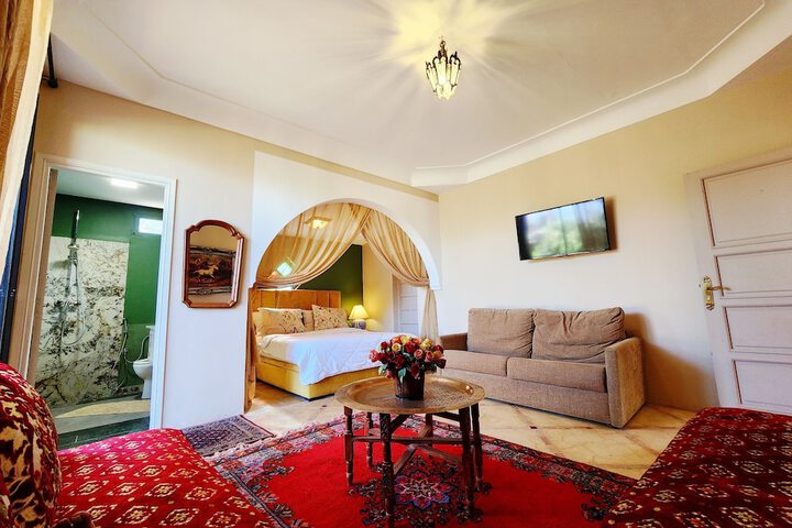 Room 4 of 13