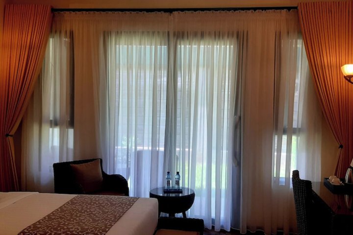 Room 3 of 28
