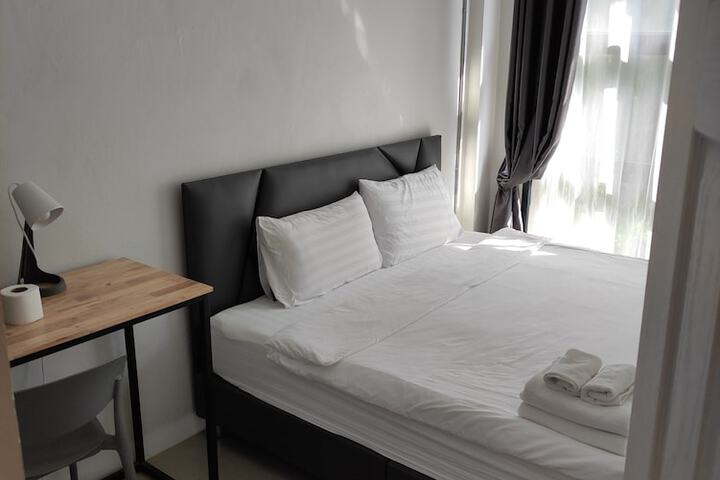 Room 13 of 23