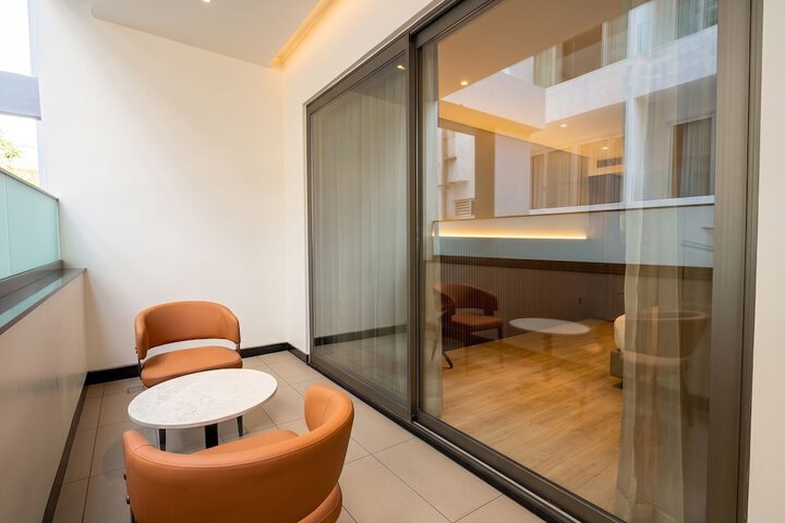 Room 15 of 50