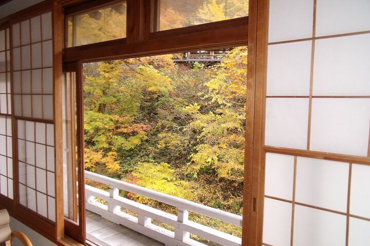 Room 16 of 42