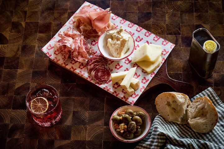 Dining 52 of 98