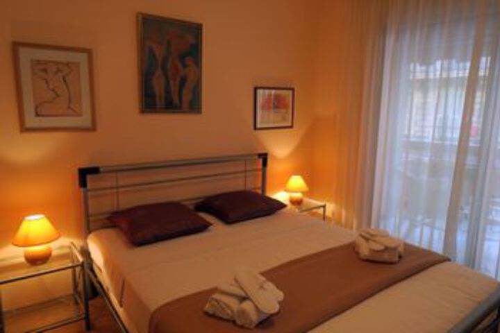 Room 10 of 20
