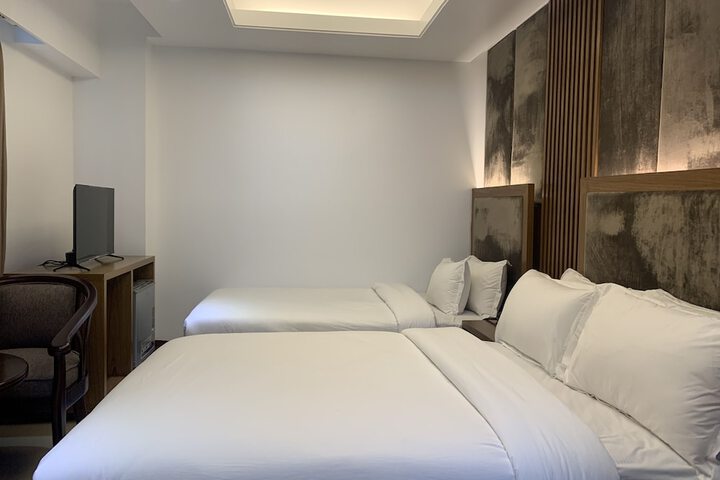 Room 25 of 42