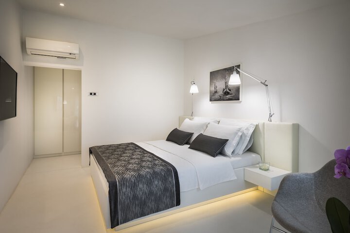 Room 3 of 69