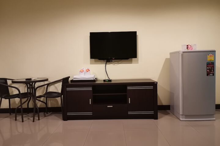 Room 13 of 40