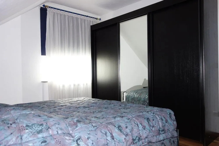 Room 3 of 9