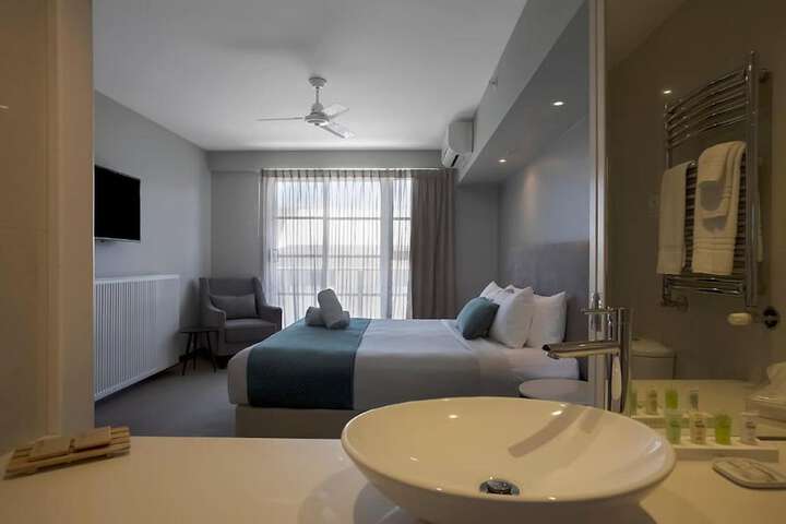 Room 16 of 160