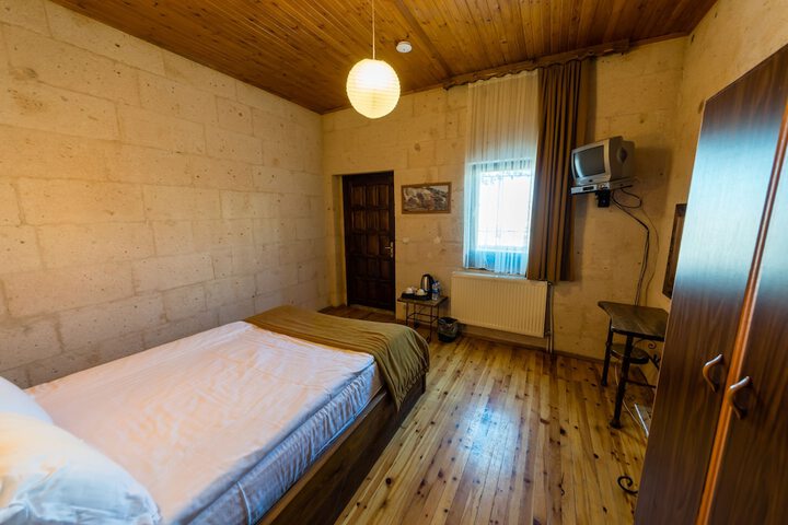 Room 28 of 179