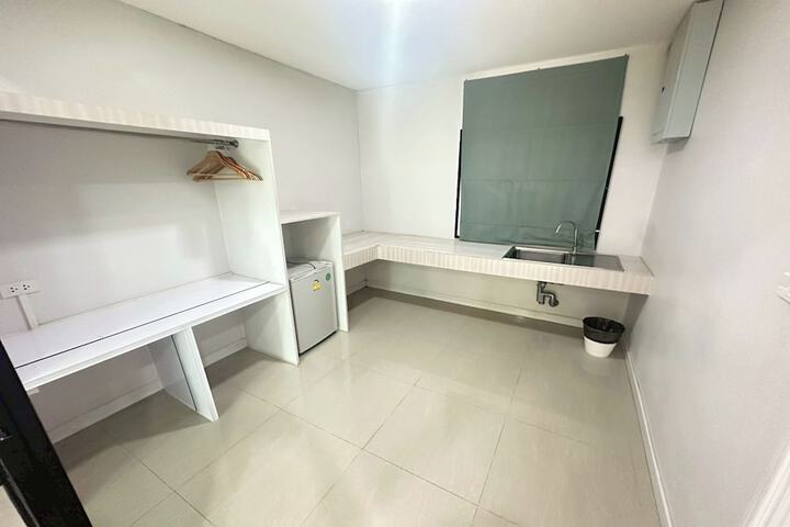 Room 3 of 34