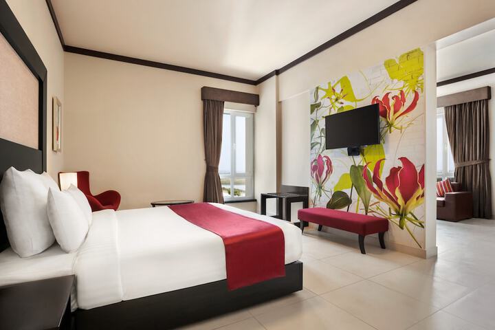 Room 4 of 35