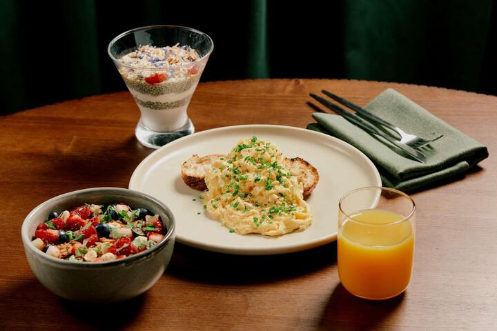 Breakfast/Coffee Service 98 of 154