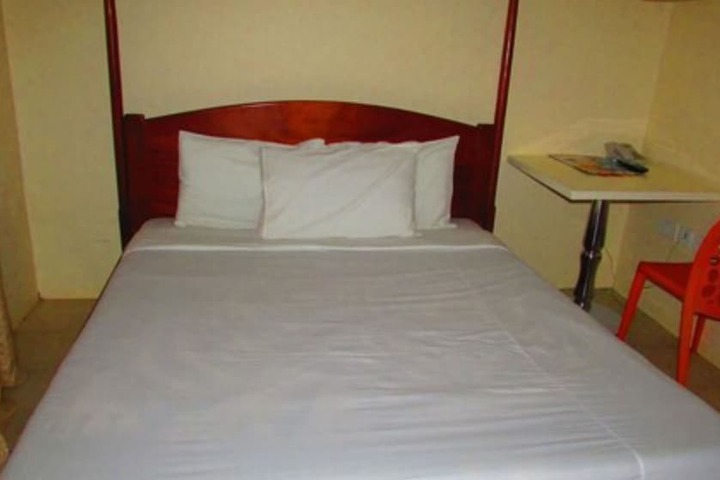 Room 17 of 58