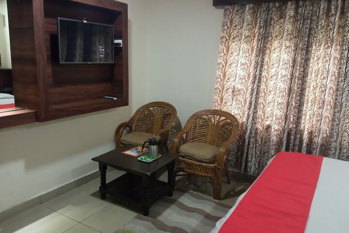 Room 16 of 28