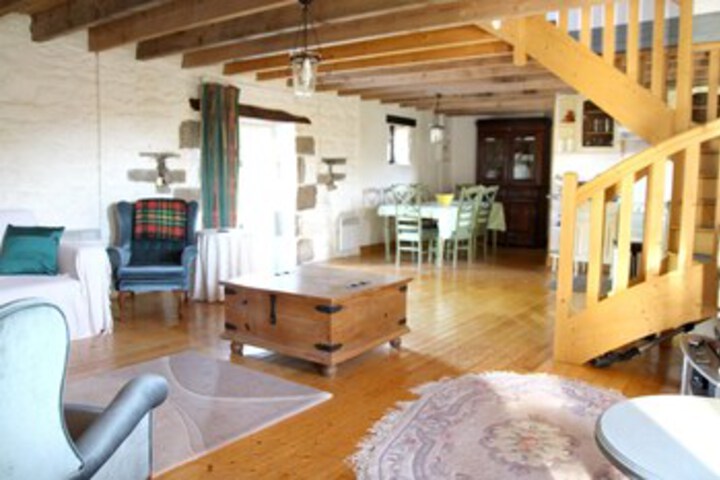 House With 2 Bedrooms in Plounérin With Pool Access, Furnished Garden and Wifi