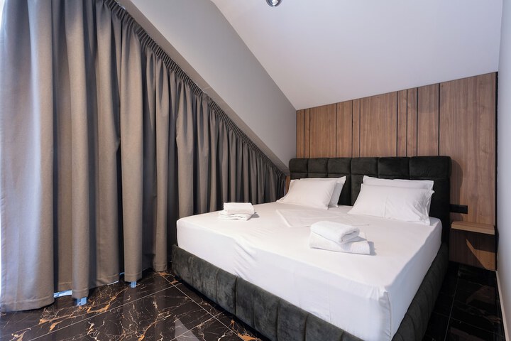 Room 29 of 141