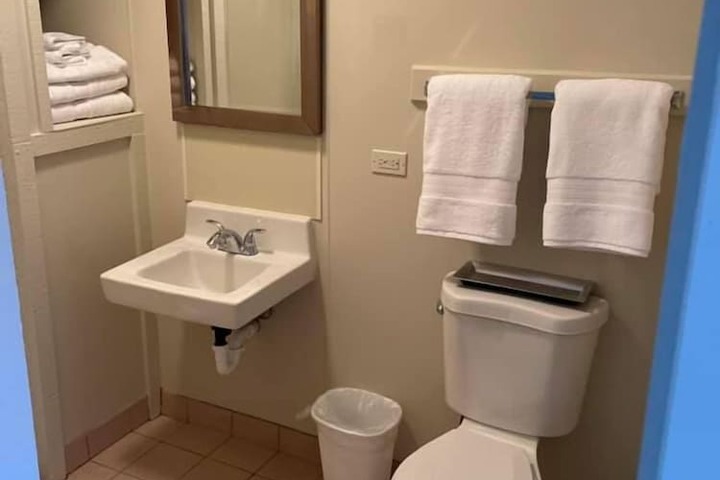 Room 48 of 112
