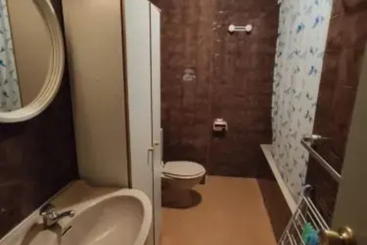 Room 12 of 13