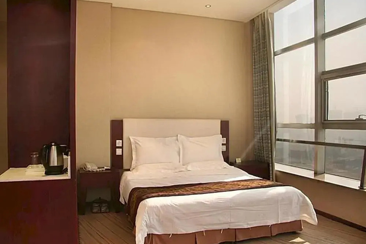 Room 4 of 11