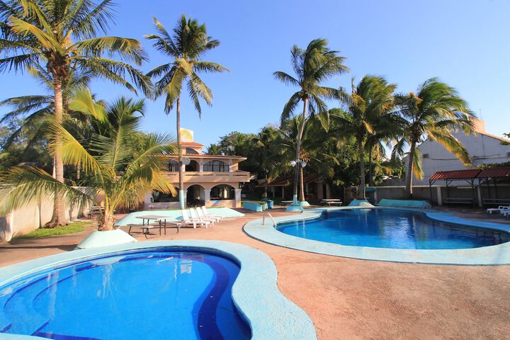 Pool 15 of 33