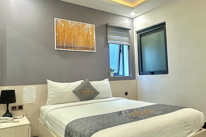 Room 9 of 24