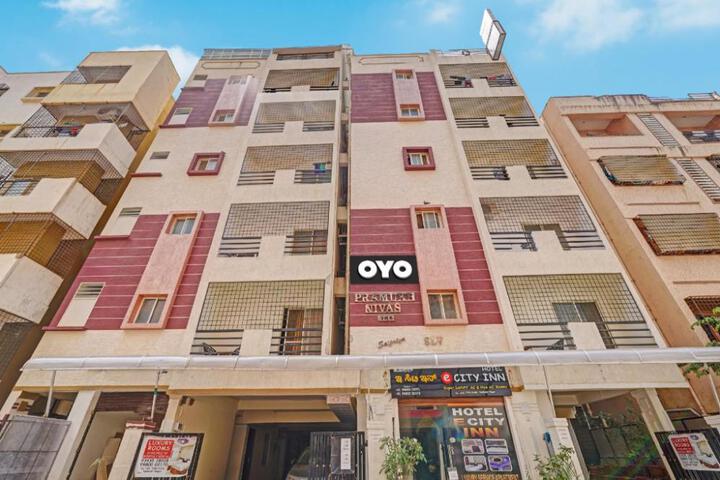 Collection O Hotel E City Inn