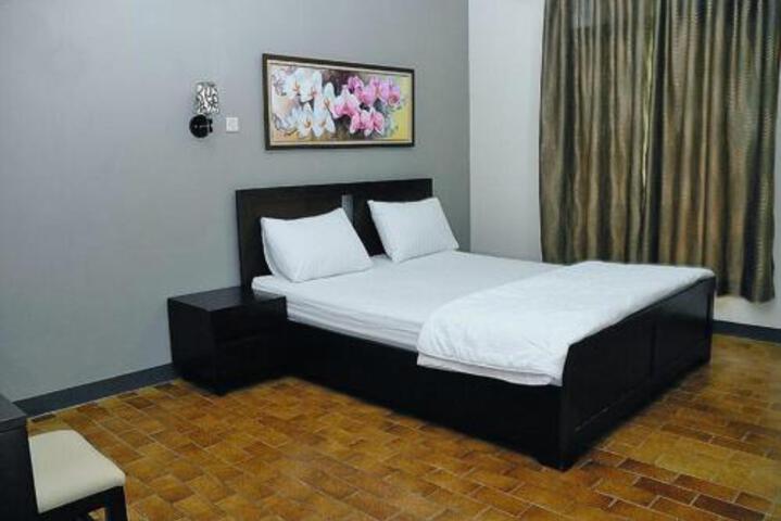 Room 4 of 4