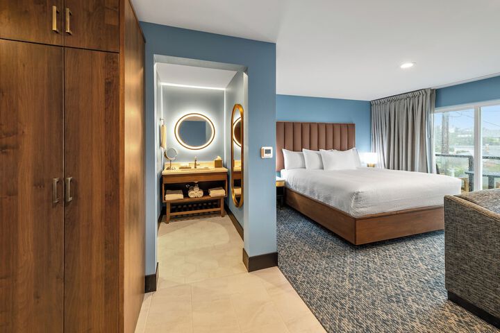 Room 21 of 220