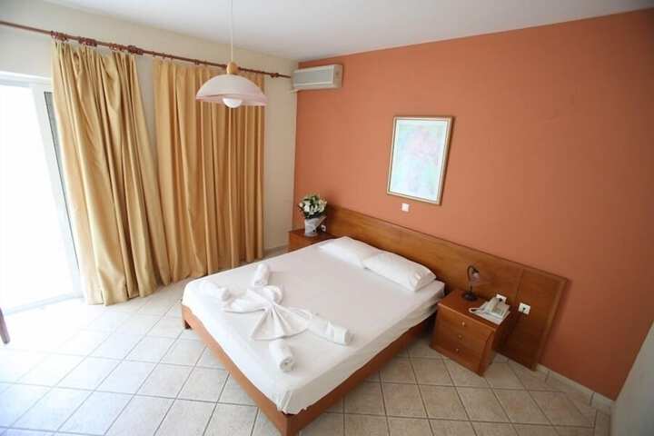 Room 15 of 42