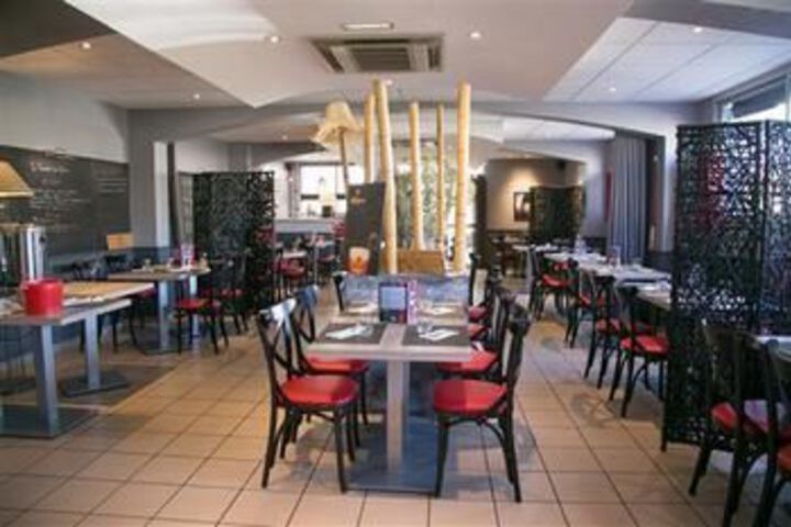 Dining 59 of 60
