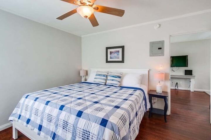 Room 4 of 24