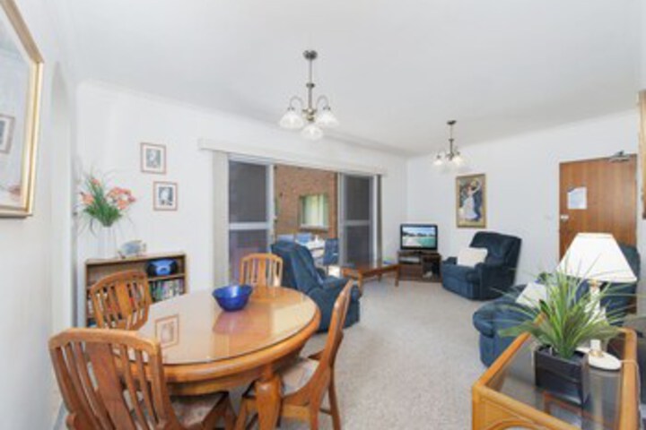 Room 4 of 16