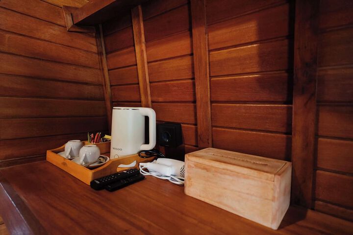 Room 10 of 26