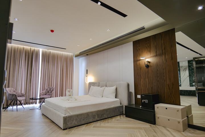 Room 56 of 148