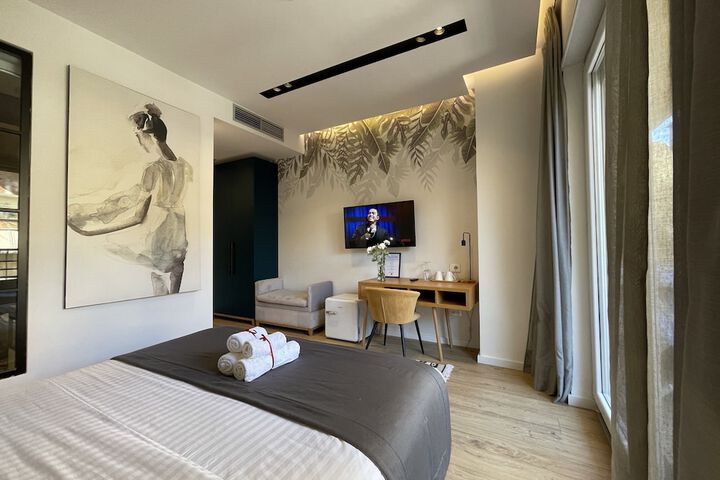 Room 8 of 68
