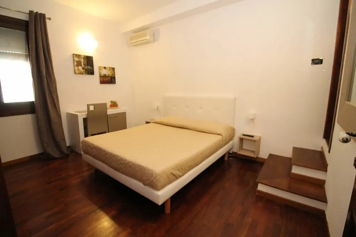 Room 16 of 24