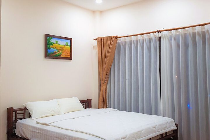 Room 3 of 53