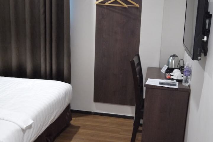 Room 30 of 50