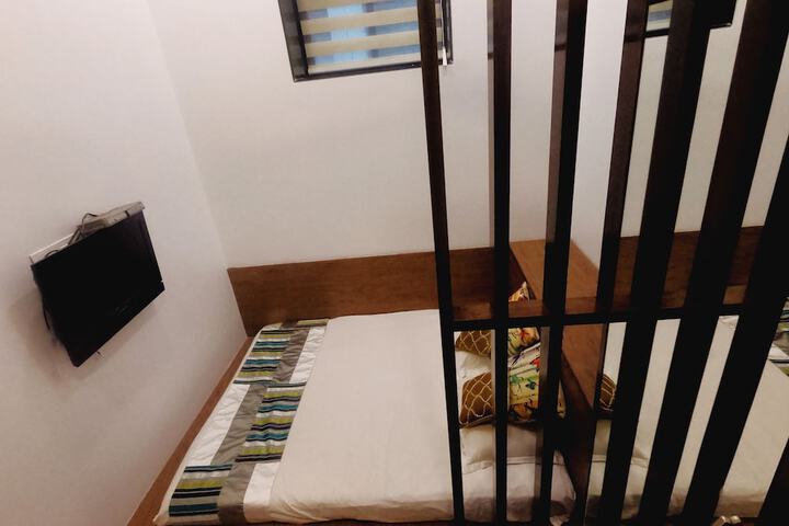 Room 16 of 44