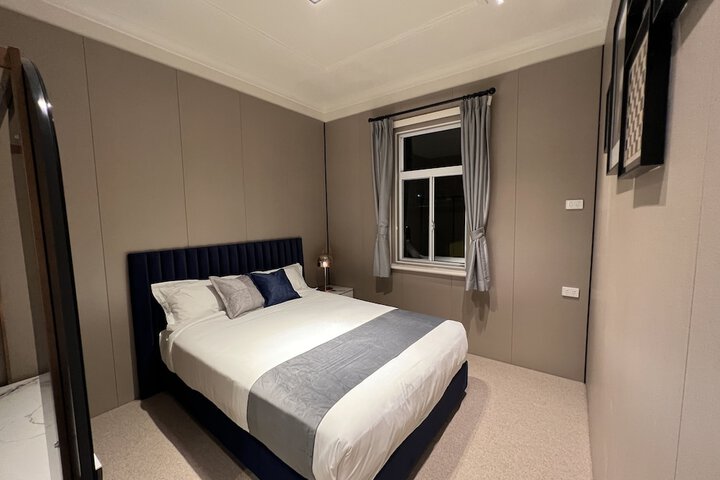 Room 7 of 63