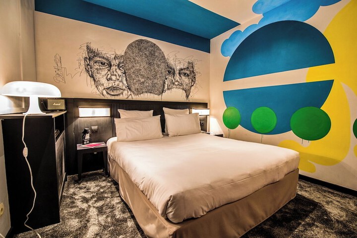 Room 5 of 61