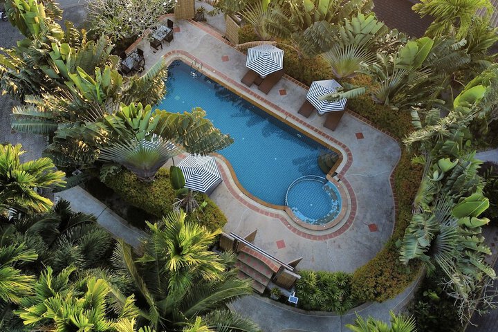 Hotel with Pool