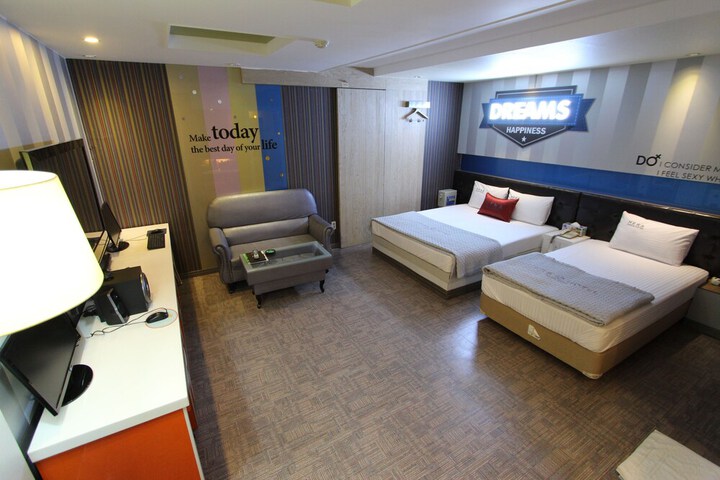 Room 41 of 56