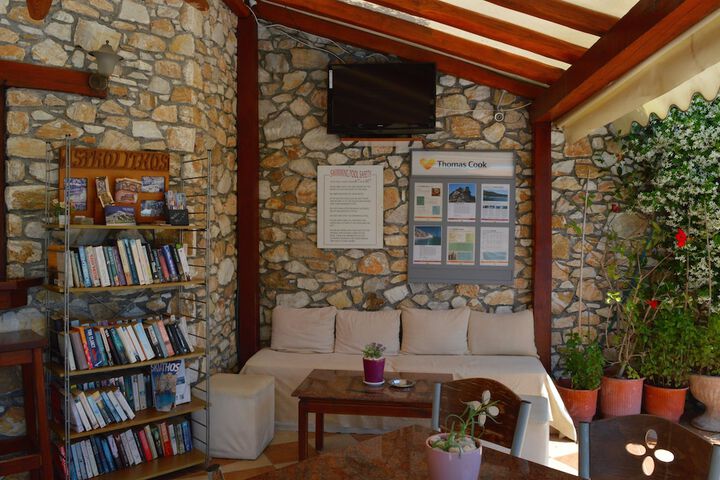 Check-in/check-out kiosk