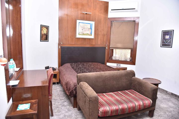Room 3 of 12