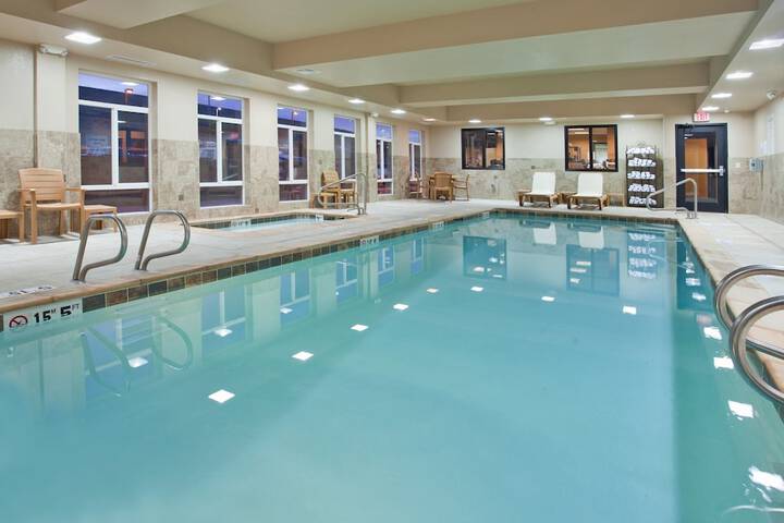 Pool 16 of 43