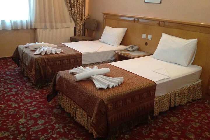 Room 11 of 22