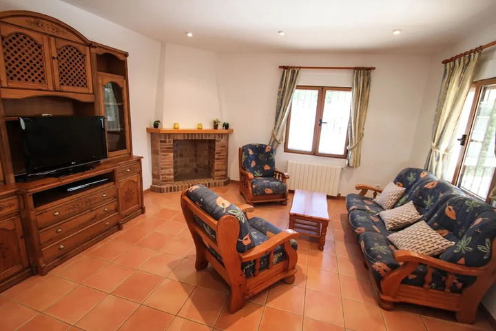 Room 4 of 12