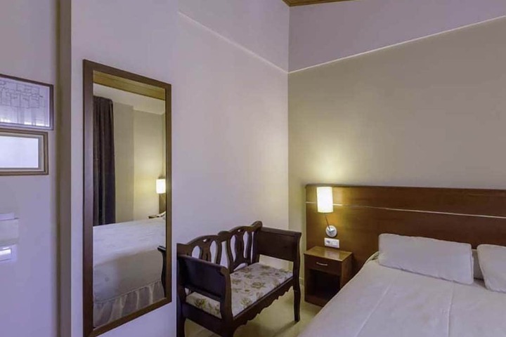 Room 18 of 32